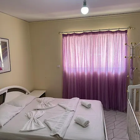 Sophia * Λουτράκι